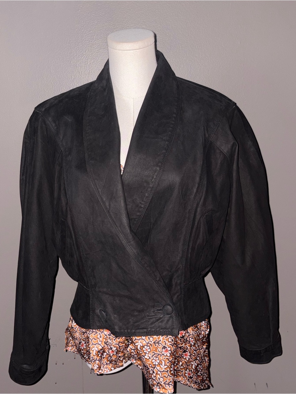 Vintage Italiano Leather Wear Black Cropped Jacket Made in Italy (Size 40)Medium
